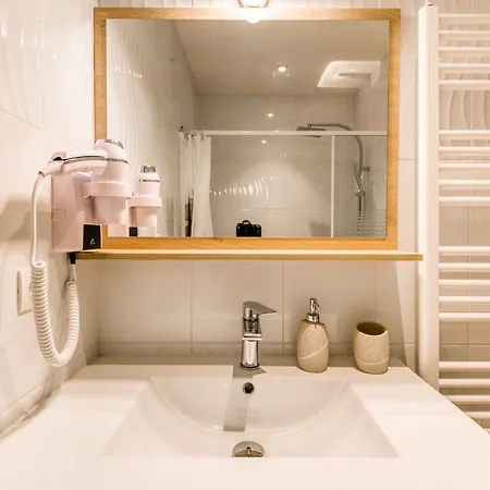 Casa Marina ホステル アンティーブ
